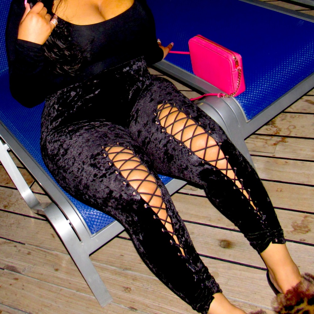 Velvety Black Peek a boo Leggings!! Forever21 Plus